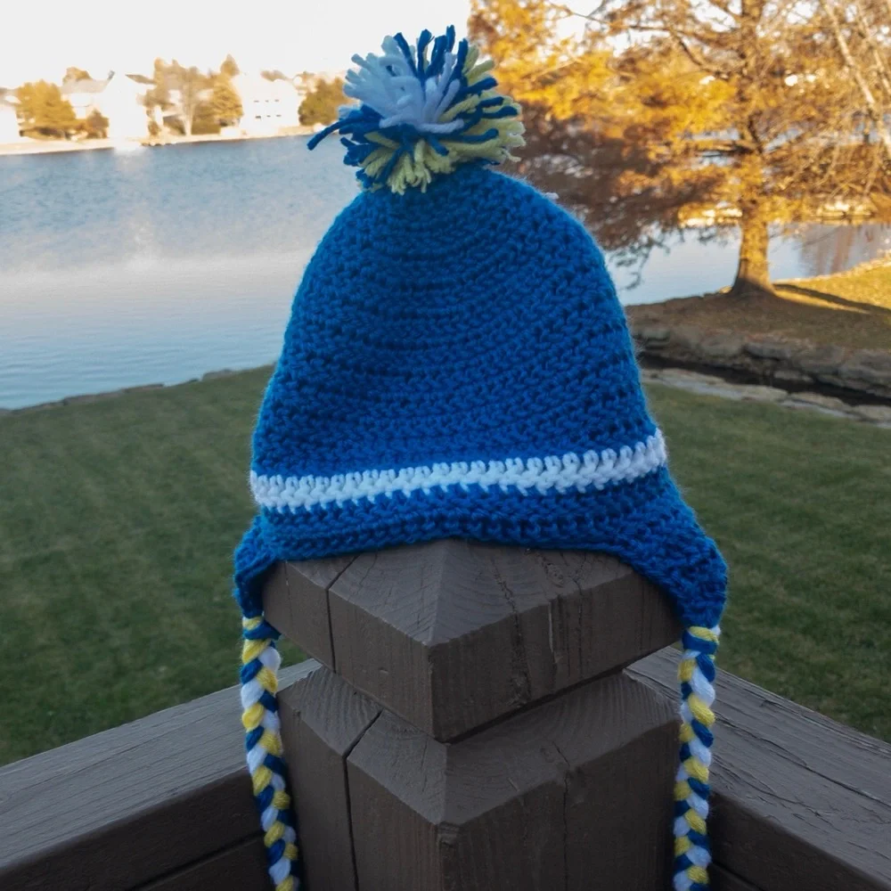 Handmade Crochet Earflap Hat Blue &‎ White Baby/Toddler Sizes Pom Pom Beanie